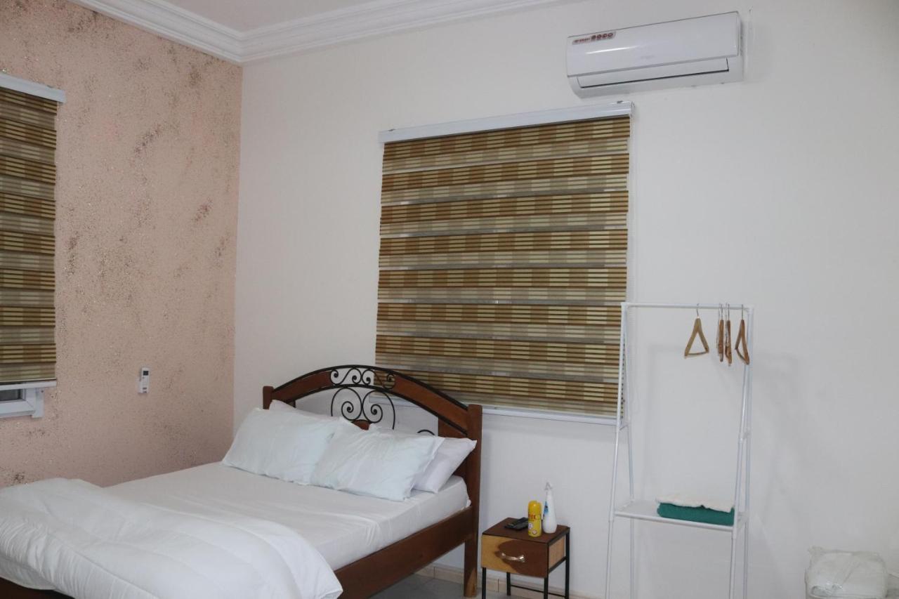 Residences Primis Thies - Appartements Et Chambres ภายนอก รูปภาพ