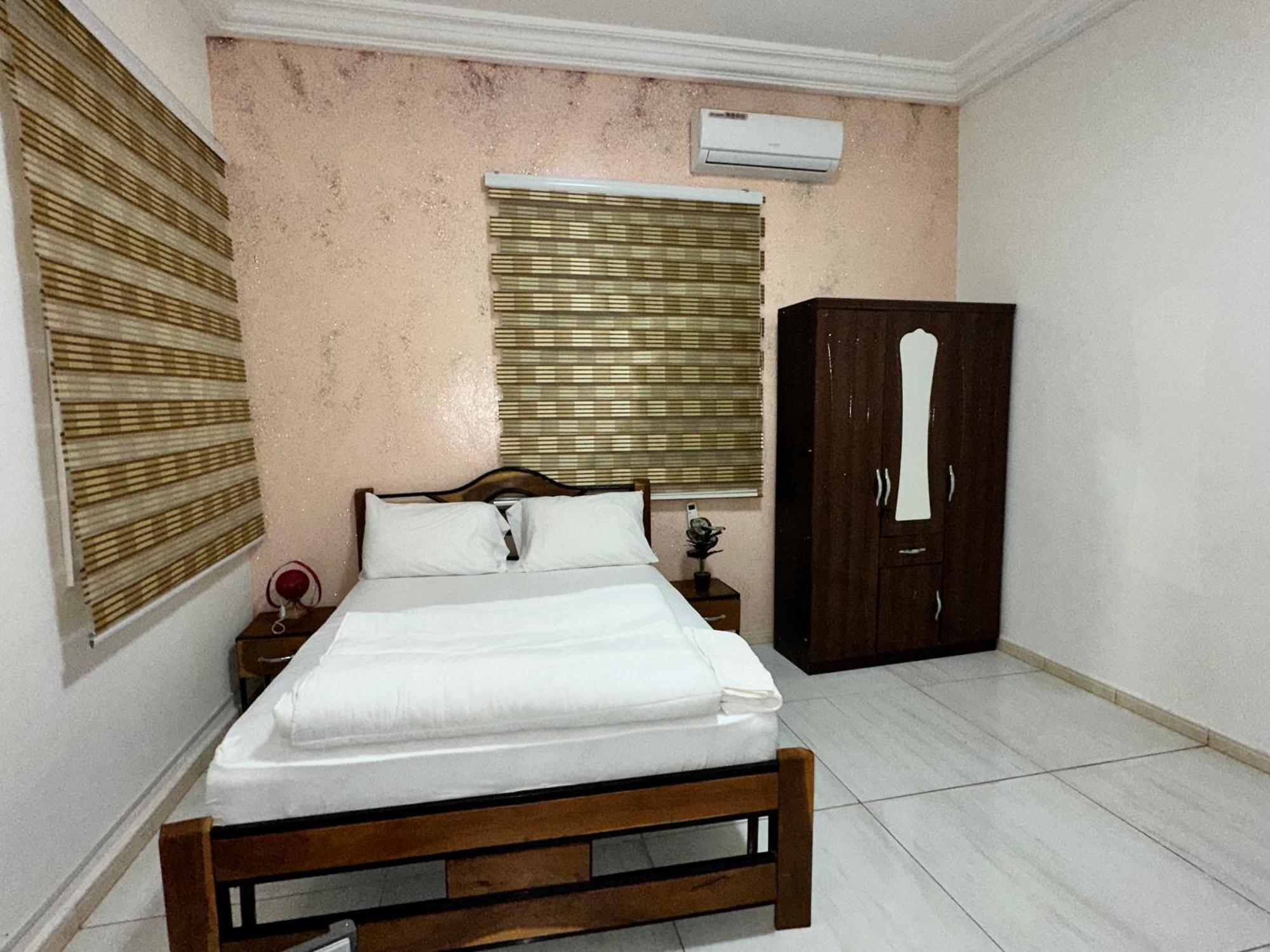 Residences Primis Thies - Appartements Et Chambres ภายนอก รูปภาพ