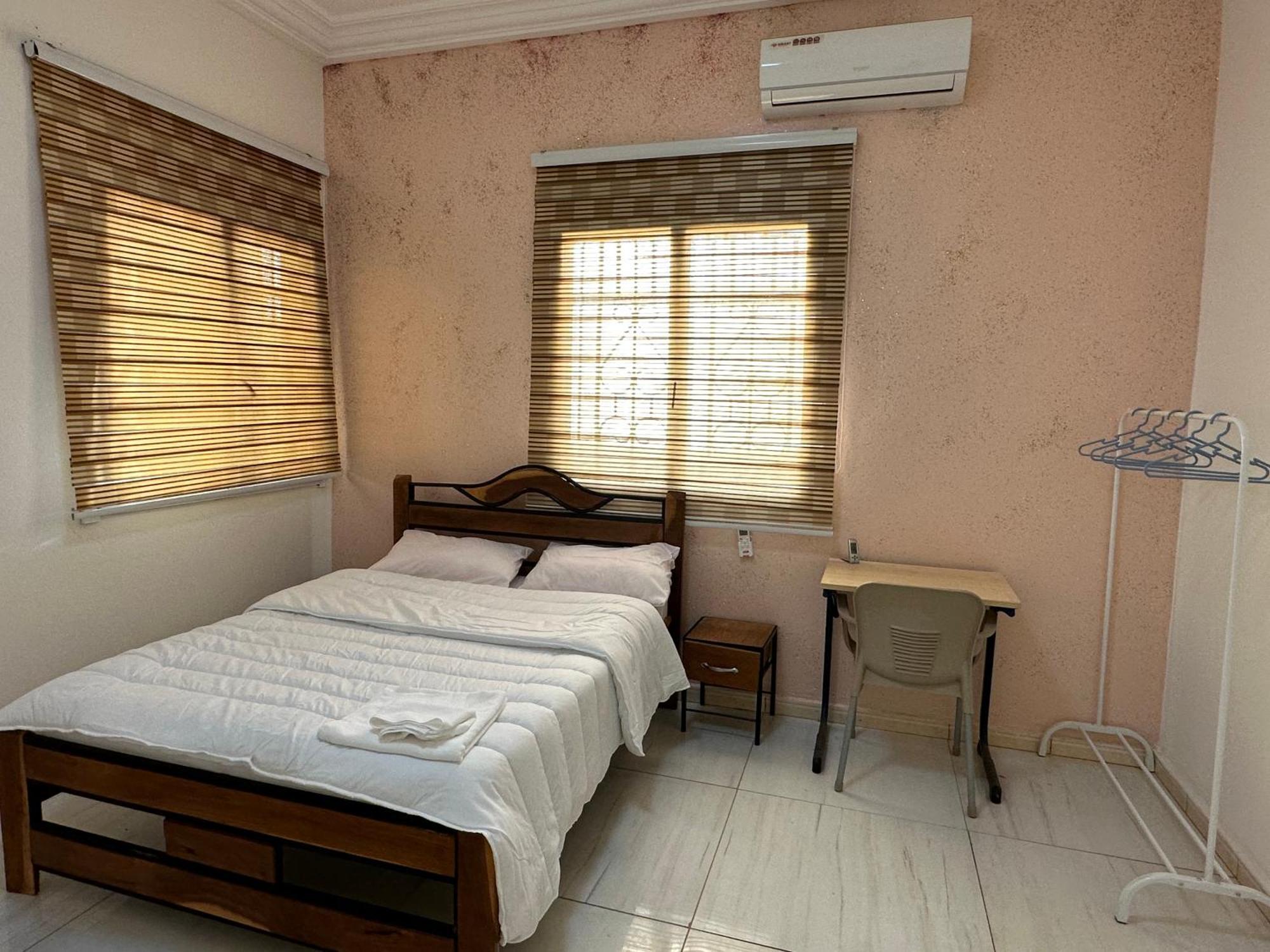 Residences Primis Thies - Appartements Et Chambres ภายนอก รูปภาพ